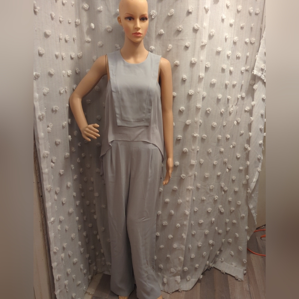 BCBGMAXAZRIA Silver Sleeveless Asymmetrical Jumpsuit Size 4.  E6